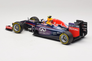 Red Bull RB10 Renault #3 D. Ricciardo Infiniti Red Bull Racing Showcar 2014 Minichamps 1:18 110140003 Kov – obrázok 5 z 6