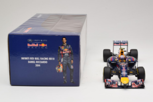 Red Bull RB10 Renault #3 D. Ricciardo Infiniti Red Bull Racing Showcar 2014 Minichamps 1:18 110140003 Kov – obrázok 6 z 6