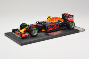 Red Bull RB12 Tag Heuer #33 M. Verstappen Red Bull Racing Showcar 2016 Minichamps 1:18 117161233 Živica – obrázok 2 z 7