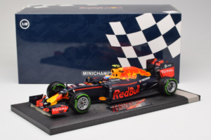 Red Bull RB12 Tag Heuer #33 M. Verstappen Red Bull Racing Showcar 2016 Minichamps 1:18 117161233 Živica – obrázok 7 z 7