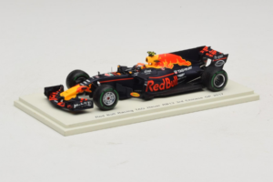 Red Bull RB13 Tag Heuer #33 M. Verstappen 3rd Chinese Grand Prix 2017 Spark 1:43 S5037 Živica – obrázok 2 z 4