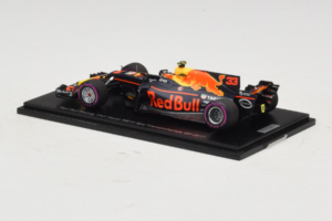 Red Bull RB13 Tag Heuer #33 M. Verstappen Belgian Grand Prix 2017 Spark 1:43 AM33SP8 Živica – obrázok 3 z 4
