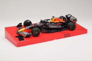 Red Bull RB18 #1 M. Verstappen Oracle Red Bull Racing Japanese Grand Prix Winner World Champion 2022 Minichamps 1:18 11322280 – obrázok 2 z 7