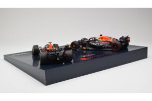 Red Bull RB19 Honda RBPT #1 M. Verstappen Oracle Red Bull Racing Qatar Grand Prix World Champion 2023 Minichamps 1:18 1122318 – obrázok 4 z 6
