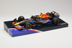 Red Bull RB19 #1 M. Verstappen Oracle Red Bull Racing United States Grand Prix Winner World Champion 2023 Minichamps 1:18 113 – obrázok 2 z 7