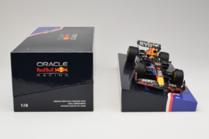 Red Bull RB19 #1 M. Verstappen Oracle Red Bull Racing United States Grand Prix Winner World Champion 2023 Minichamps 1:18 113 – obrázok 6 z 7