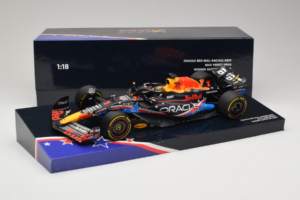 Red Bull RB19 #1 M. Verstappen Oracle Red Bull Racing United States Grand Prix Winner World Champion 2023 Minichamps 1:18 113 – obrázok 7 z 7