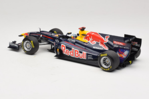 Red Bull RB7 Renault #1 S. Vettel Red Bull Racing Showcar 2011 Minichamps 1:18 110110071-1 Kov – obrázok 5 z 7