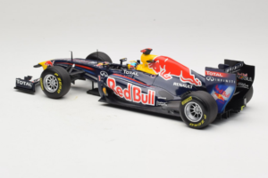 Red Bull RB7 Renault #1 S. Vettel Red Bull Racing World Champion 2011 Minichamps 1:18 110110001 Kov – obrázok 5 z 6