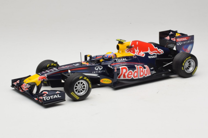 Red Bull RB7 Renault #2 M. Webber Red Bull Racing Showcar 2011 Minichamps 1:18 110110002 Kov