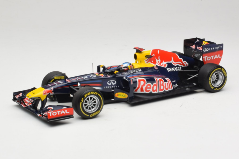 Red Bull RB8 Renault #1 S. Vettel Red Bull Racing Showcar 2012 Minichamps 1:18 110120071 Kov