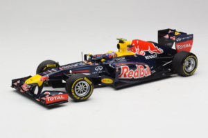 Red Bull RB8 Renault #2 M. Webber Red Bull Racing Showcar 2012 Minichamps 1:18 110120072 Kov