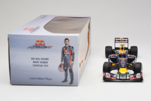 Red Bull RB8 Renault #2 M. Webber Red Bull Racing Showcar 2012 Minichamps 1:18 110120072 Kov – obrázok 6 z 7