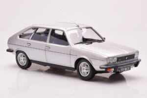 Renault 30 TX Strieborný Norev 1:18 185272 Kov – obrázok 6 z 8