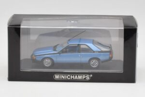 Renault Fuego Modrý Metalíza Minichamps 1:43 400113520 Kov – obrázok 4 z 4