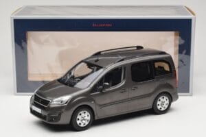 Renault Juvaquatre Break 300 kg Slonovinový Norev 1:18 185260 Kov – obrázok 6 z 6