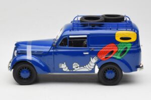 Renault Juvaquatre Michelin Blue Solido 1:18 82008 Kov – obrázok 4 z 8
