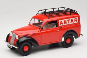 Renault Juvaquatre Utilitaire Červený Solido 1:18 8424 Kov