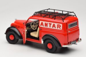 Renault Juvaquatre Utilitaire Červený Solido 1:18 8424 Kov – obrázok 5 z 8