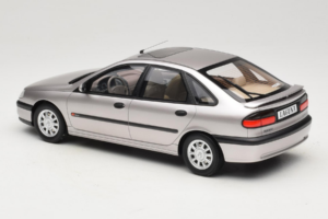 Renault Laguna V6 3.0 Baccara Opal Grey Otto 1:18 OT1185 Živica – obrázok 5 z 6
