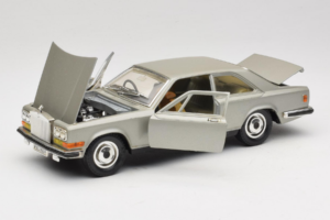 Rolls-Royce Camargue Strieborný Diamond Edition Bburago 1:18 3001-M3 Kov – obrázok 2 z 8