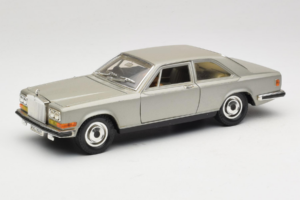 Rolls-Royce Camargue Strieborný Diamond Edition Bburago 1:18 3001-M3 Kov