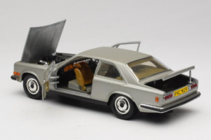 Rolls-Royce Camargue Strieborný Diamond Edition Bburago 1:18 3001-M3 Kov – obrázok 5 z 8