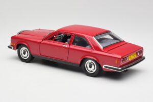 Rolls-Royce Camargue Červený Bburago 1:22 3001 Kov – obrázok 7 z 8