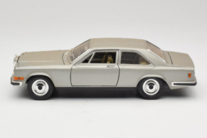 Rolls-Royce Camargue Strieborný Bburago 1:18 3001-M2 Kov – obrázok 4 z 8