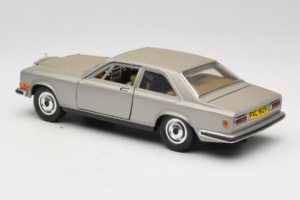 Rolls-Royce Camargue Strieborný Bburago 1:18 3001-M2 Kov – obrázok 7 z 8