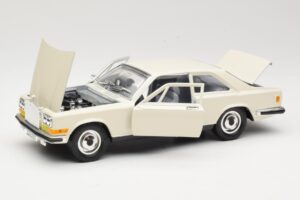 Rolls-Royce Camargue Biely Bburago 1:22 3001-M1 Kov – obrázok 3 z 8