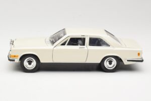 Rolls-Royce Camargue Biely Bburago 1:22 3001-M1 Kov – obrázok 4 z 8