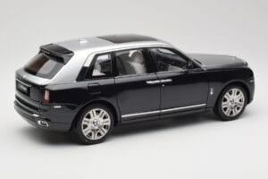 Rolls-Royce Cullinan Čierny & Strieborný OEM 1:18 ROLLS001 Kov – obrázok 3 z 8