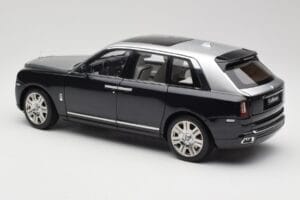 Rolls-Royce Cullinan Čierny & Strieborný OEM 1:18 ROLLS001 Kov – obrázok 7 z 8