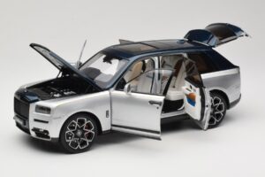 Rolls-Royce Cullinan Modrý & Strieborný Dvojfarebný OEM 1:18 028-16B Kov – obrázok 2 z 8