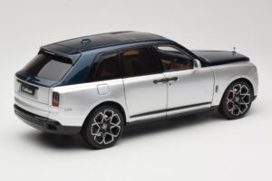 Rolls-Royce Cullinan Modrý & Strieborný Dvojfarebný OEM 1:18 028-16B Kov – obrázok 3 z 8