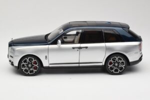 Rolls-Royce Cullinan Modrý & Strieborný Dvojfarebný OEM 1:18 028-16B Kov – obrázok 4 z 8