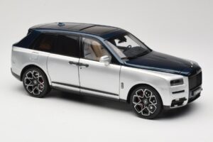 Rolls-Royce Cullinan Modrý & Strieborný Dvojfarebný OEM 1:18 028-16B Kov – obrázok 6 z 8
