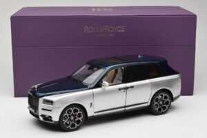 Rolls-Royce Cullinan Modrý & Strieborný Dvojfarebný OEM 1:18 028-16B Kov – obrázok 8 z 8