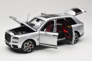 Rolls-Royce Cullinan Strieborný So Shadow Wheels OEM 1:18 028-16A Kov – obrázok 2 z 8