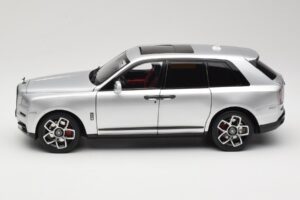 Rolls-Royce Cullinan Strieborný So Shadow Wheels OEM 1:18 028-16A Kov – obrázok 4 z 8