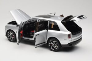 Rolls-Royce Cullinan Strieborný So Shadow Wheels OEM 1:18 028-16A Kov – obrázok 5 z 8