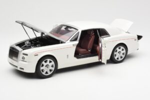 Rolls-Royce Phantom Coupe English Biely Strieborný Kyosho 1:18 08861EW Kov – obrázok 2 z 8