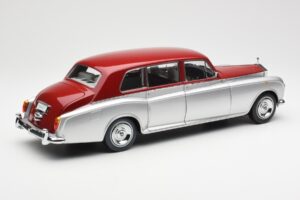 Rolls-Royce Phantom VI Strieborná Červená Kyosho 1:18 08905SR Kov – obrázok 3 z 8