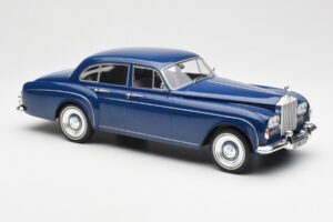 Rolls-Royce Silver Cloud III Flying Spur Mulliner RHD Tmavomodrý MCG 1:18 MCG18124 Kov – obrázok 4 z 6