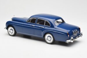 Rolls-Royce Silver Cloud III Flying Spur Mulliner RHD Tmavomodrý MCG 1:18 MCG18124 Kov – obrázok 5 z 6