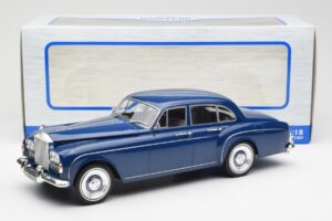 Rolls-Royce Silver Cloud III Flying Spur Mulliner RHD Tmavomodrý MCG 1:18 MCG18124 Kov – obrázok 6 z 6
