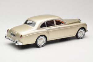 Rolls-Royce Silver Cloud III Flying Spur H.J. Mulliner Zlatý MCG 1:18 MCG18058 Kov – obrázok 2 z 6