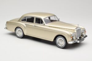 Rolls-Royce Silver Cloud III Flying Spur H.J. Mulliner Zlatý MCG 1:18 MCG18058 Kov – obrázok 4 z 6