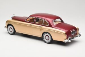 Rolls-Royce Silver Cloud III Flying Spur H.J. Mulliner Červený & Zlatý MCG 1:18 MCG18132 Kov – obrázok 5 z 6